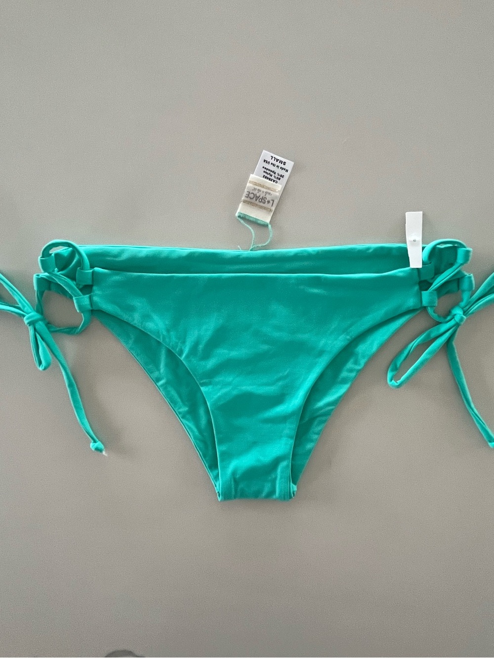 L*SPACE Gazebo Caribbean Teal Lattice Macrame Side Tie Bikini Bottoms Small NWOT